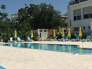 Watermill Hotel ไคริเนีย ภายนอก รูปภาพ