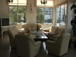 Watermill Hotel ไคริเนีย ภายนอก รูปภาพ